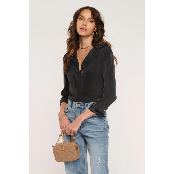 Gemme Glow Lace Collar Blouse