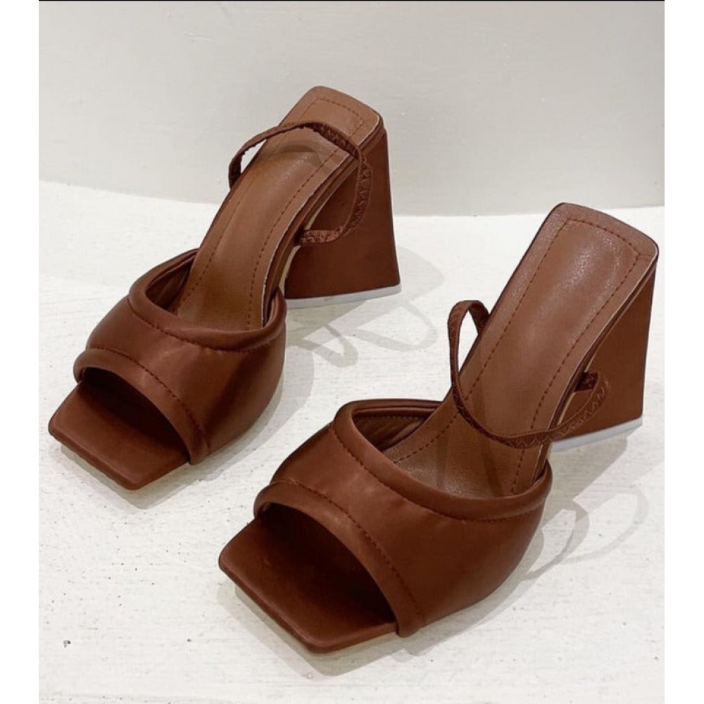 Figure Heels